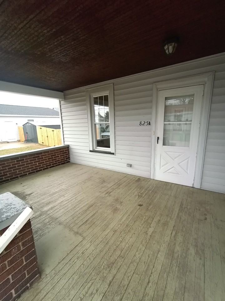 825 Tremont Ave Sw #A - Photo 3 of 8