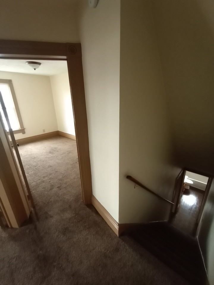 825 Tremont Ave Sw #A - Photo 5 of 8