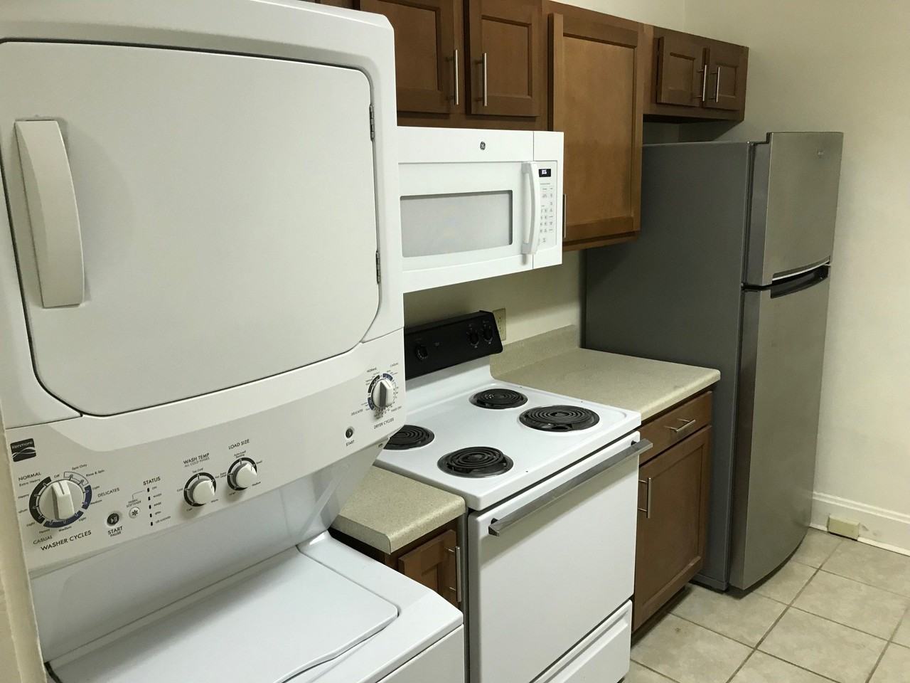 616 John Marshall Dr - Photo 3 of 19