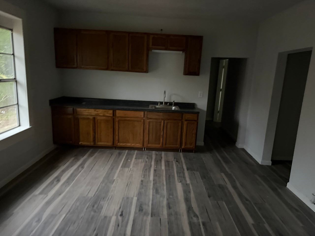 939 12th St Se - Photo 3 of 7