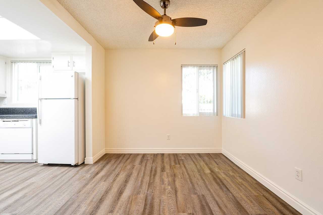 1130 Meadow Lake Dr #06 - Photo 3 of 10