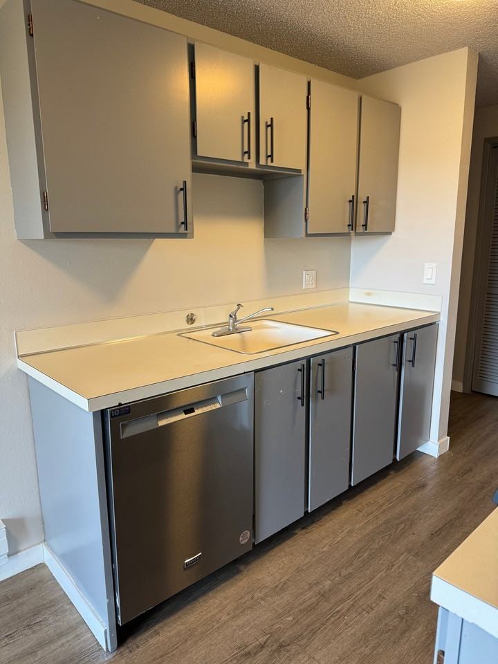 308 Summit Ave N #20 - Photo 5 of 16