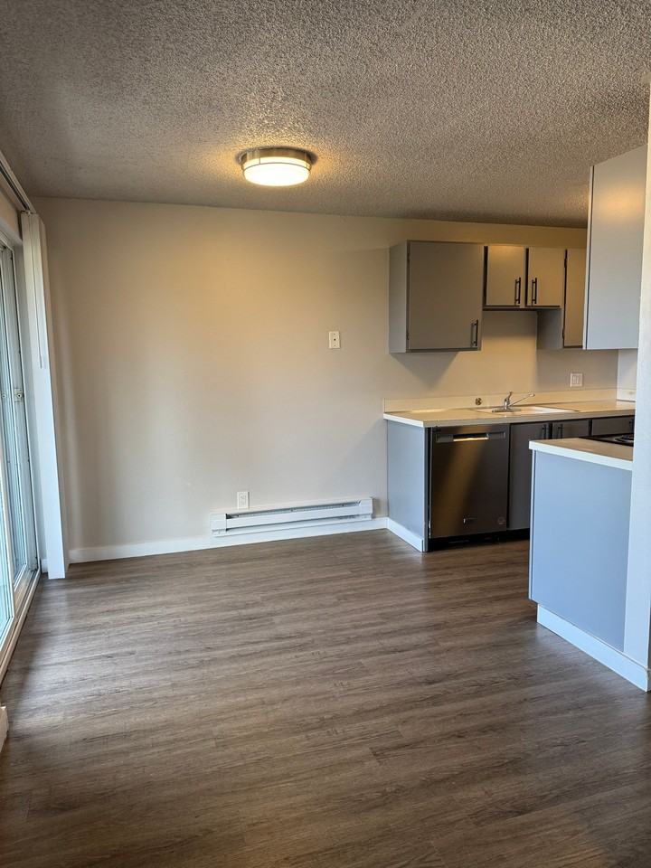 308 Summit Ave N #20 - Photo 6 of 16