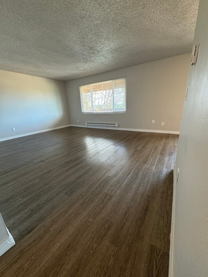 308 Summit Ave N #20 - Photo 7 of 16