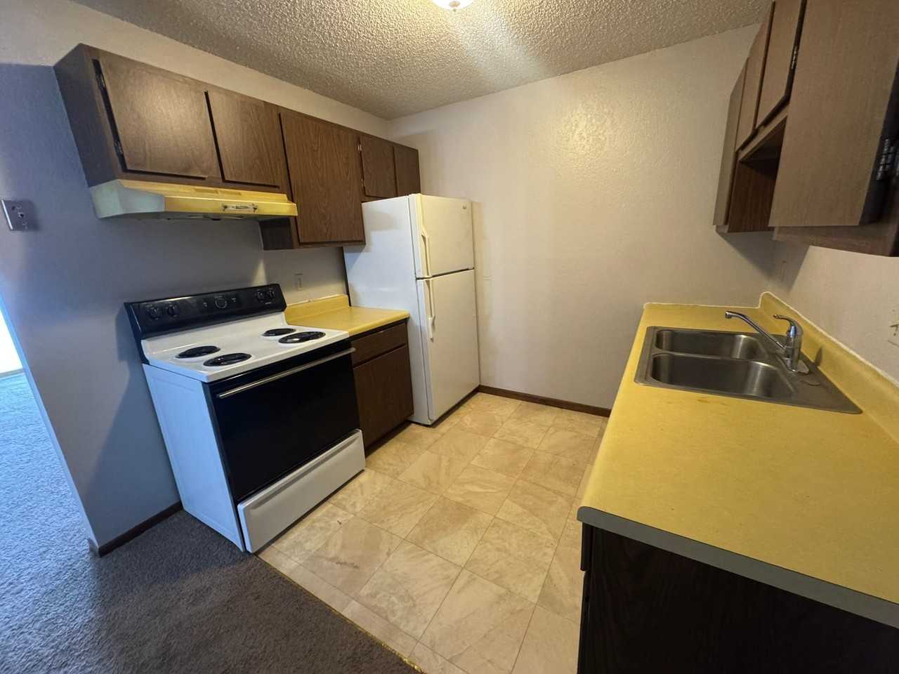 213 9th Ave #103 - Photo 2 of 9