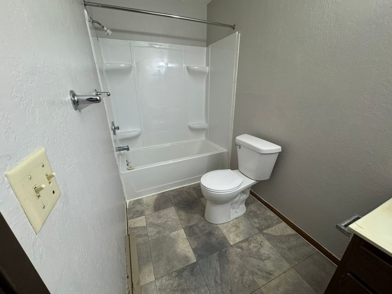 213 9th Ave #103 - Photo 4 of 9