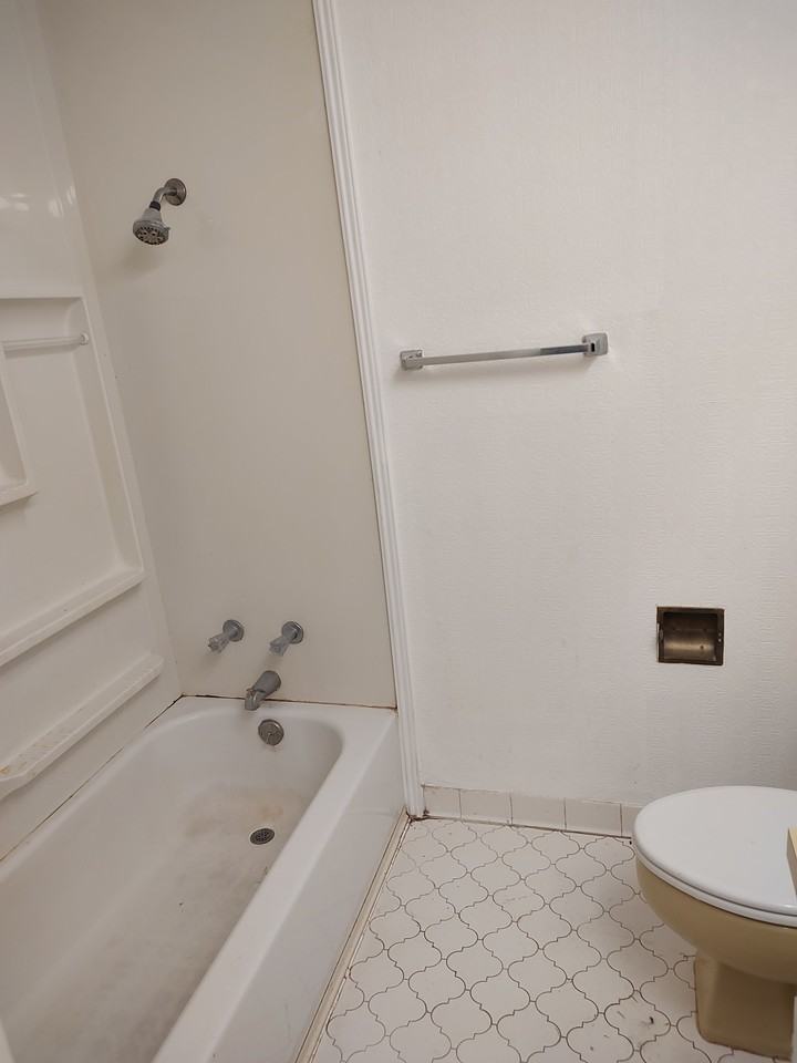 1302 Hardy St #A - Photo 7 of 9