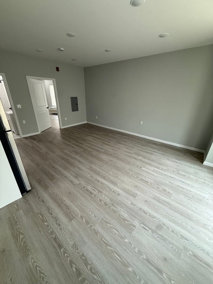 456 Ellison St #101 - Photo 2 of 11