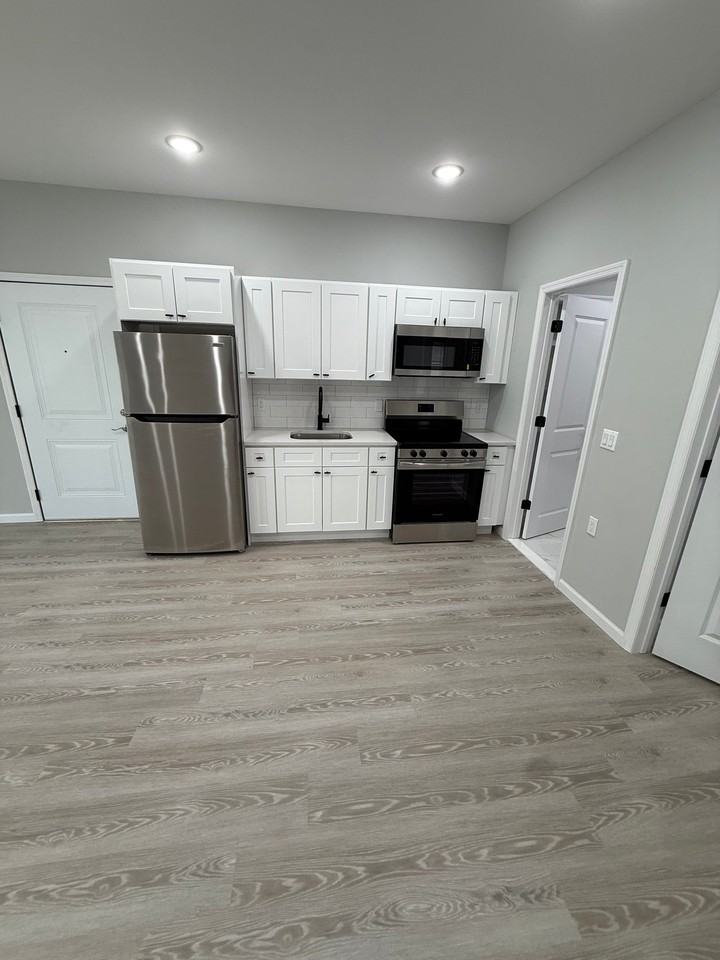 456 Ellison St #101 - Photo 3 of 11