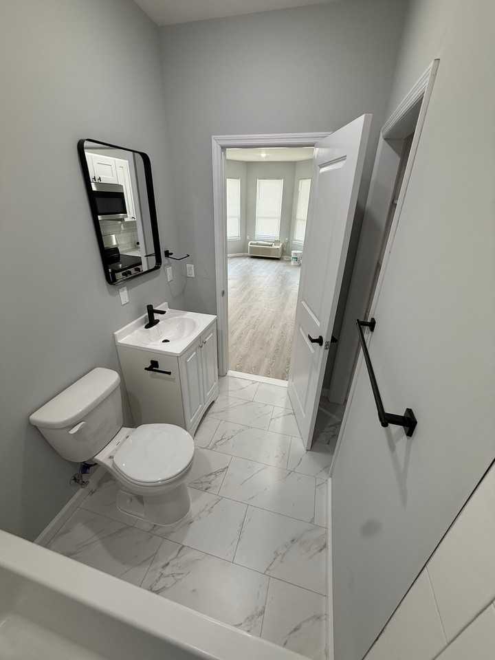 456 Ellison St #101 - Photo 5 of 11