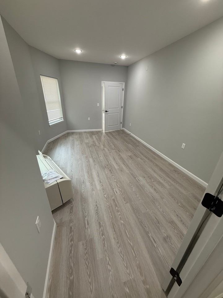 456 Ellison St #101 - Photo 7 of 11