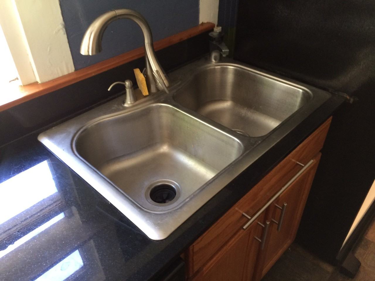 1047 Fleece St - Photo 4 of 20