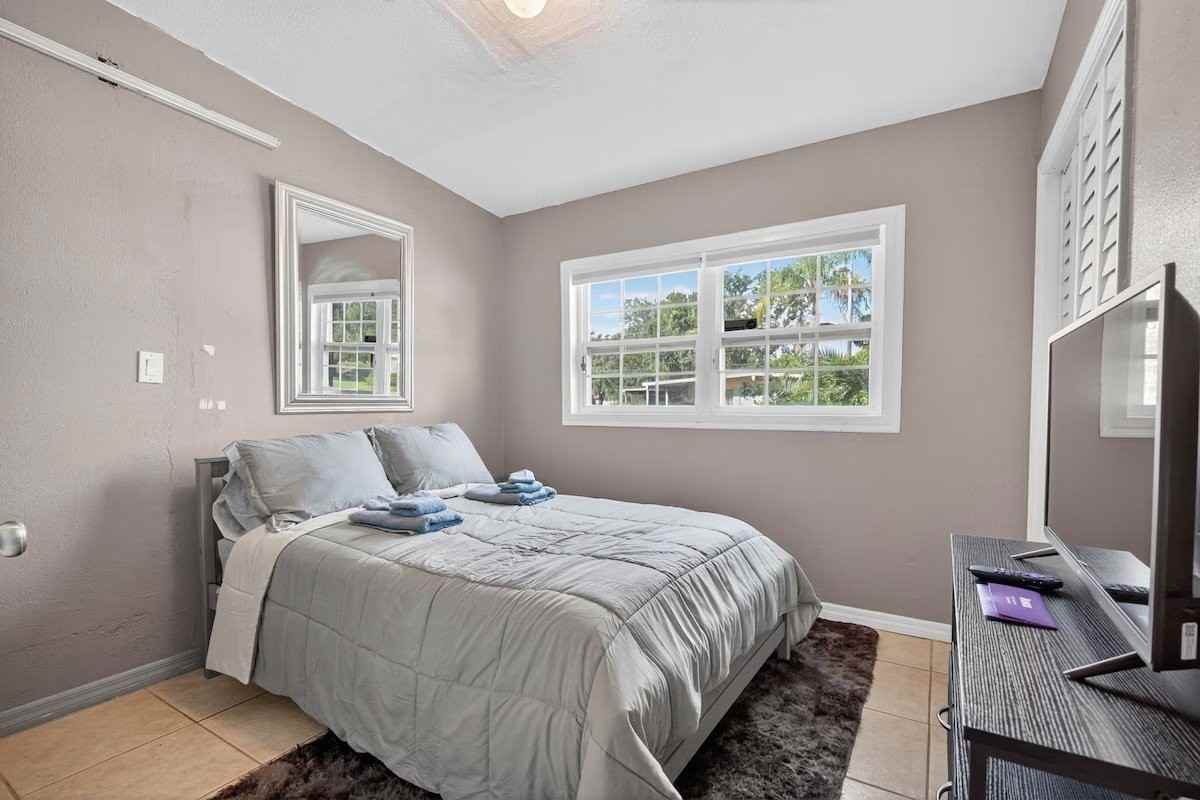 911 26th Street Ct E #A - Photo 3 of 15