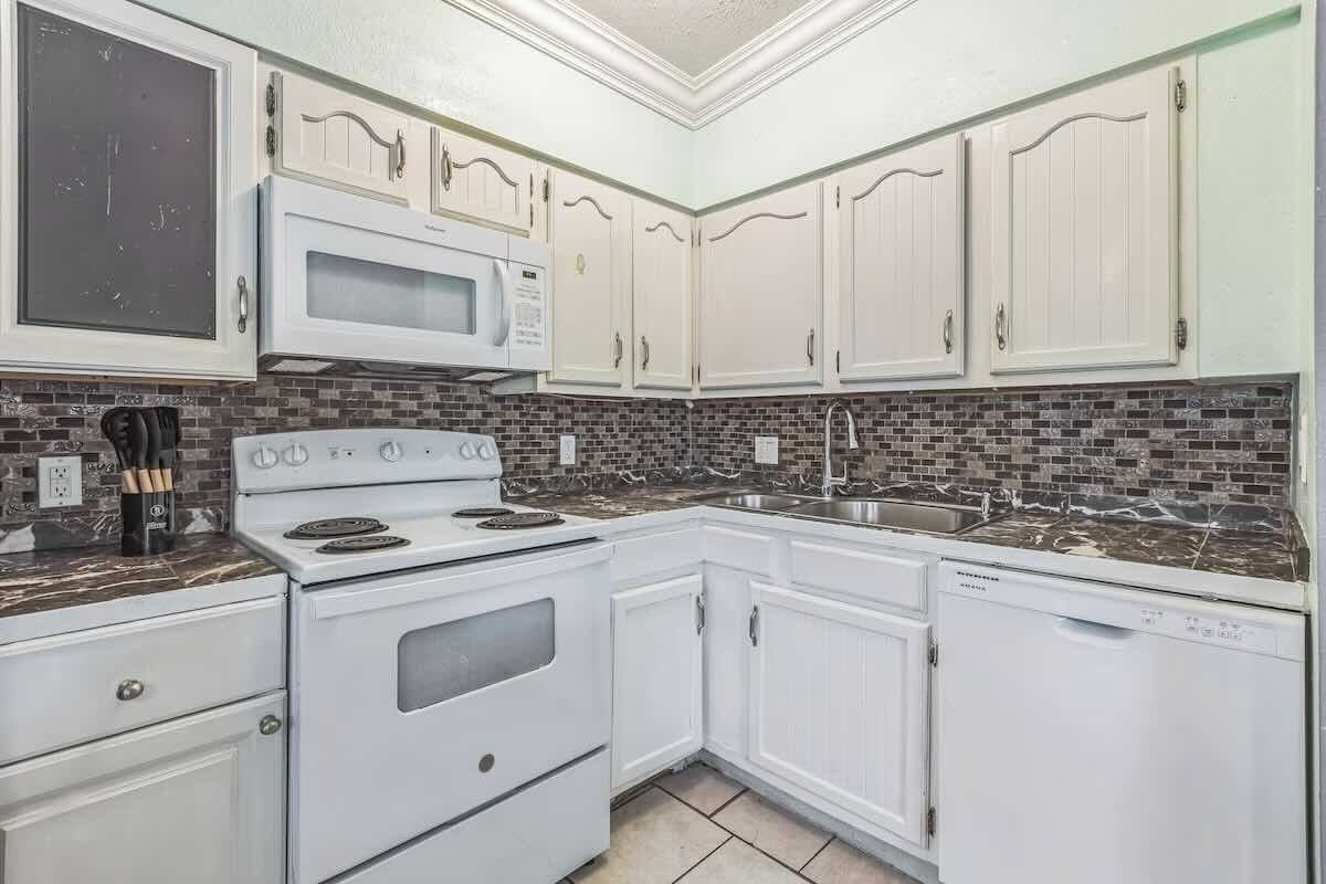 911 26th Street Ct E #A - Photo 7 of 15