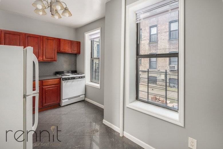 43rd St #1A - Photo 3 of 8