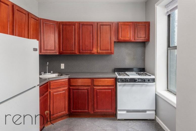 43rd St #1A - Photo 5 of 8