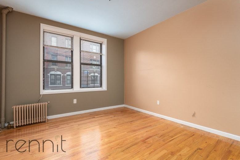 43rd St #1A - Photo 6 of 8