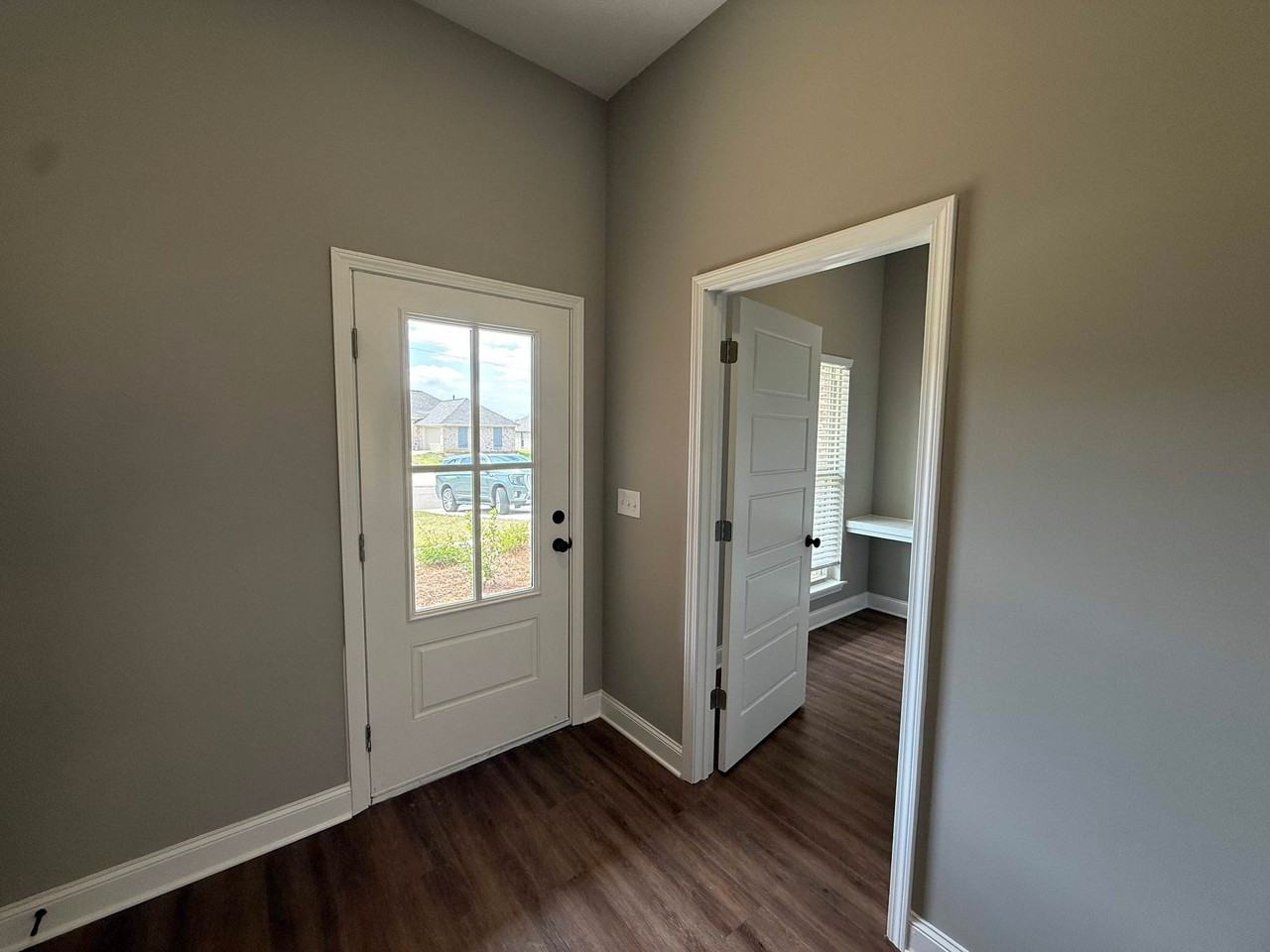 116 Madisonville Dr - Photo 3 of 20