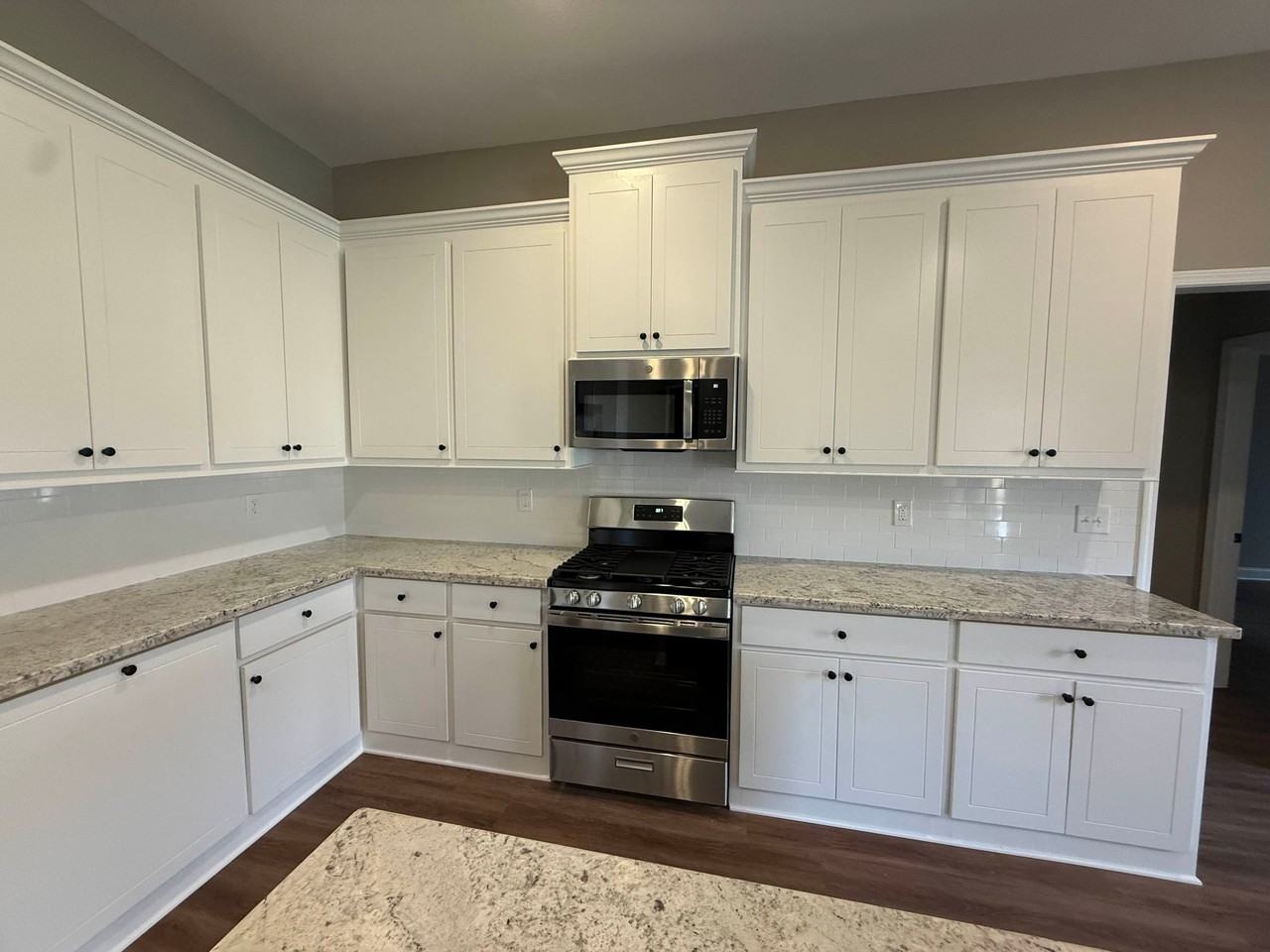 116 Madisonville Dr - Photo 6 of 20