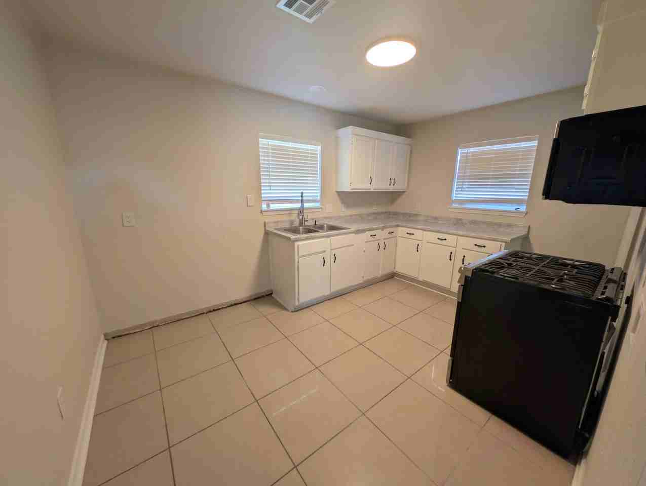 717 S Midwest Blvd - Photo 4 of 18