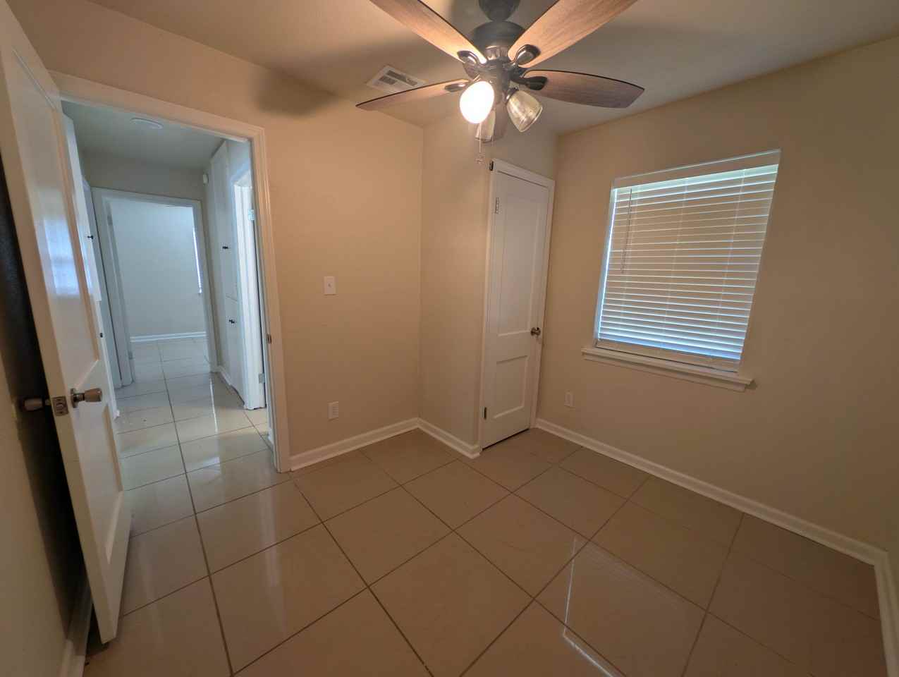 717 S Midwest Blvd - Photo 6 of 18