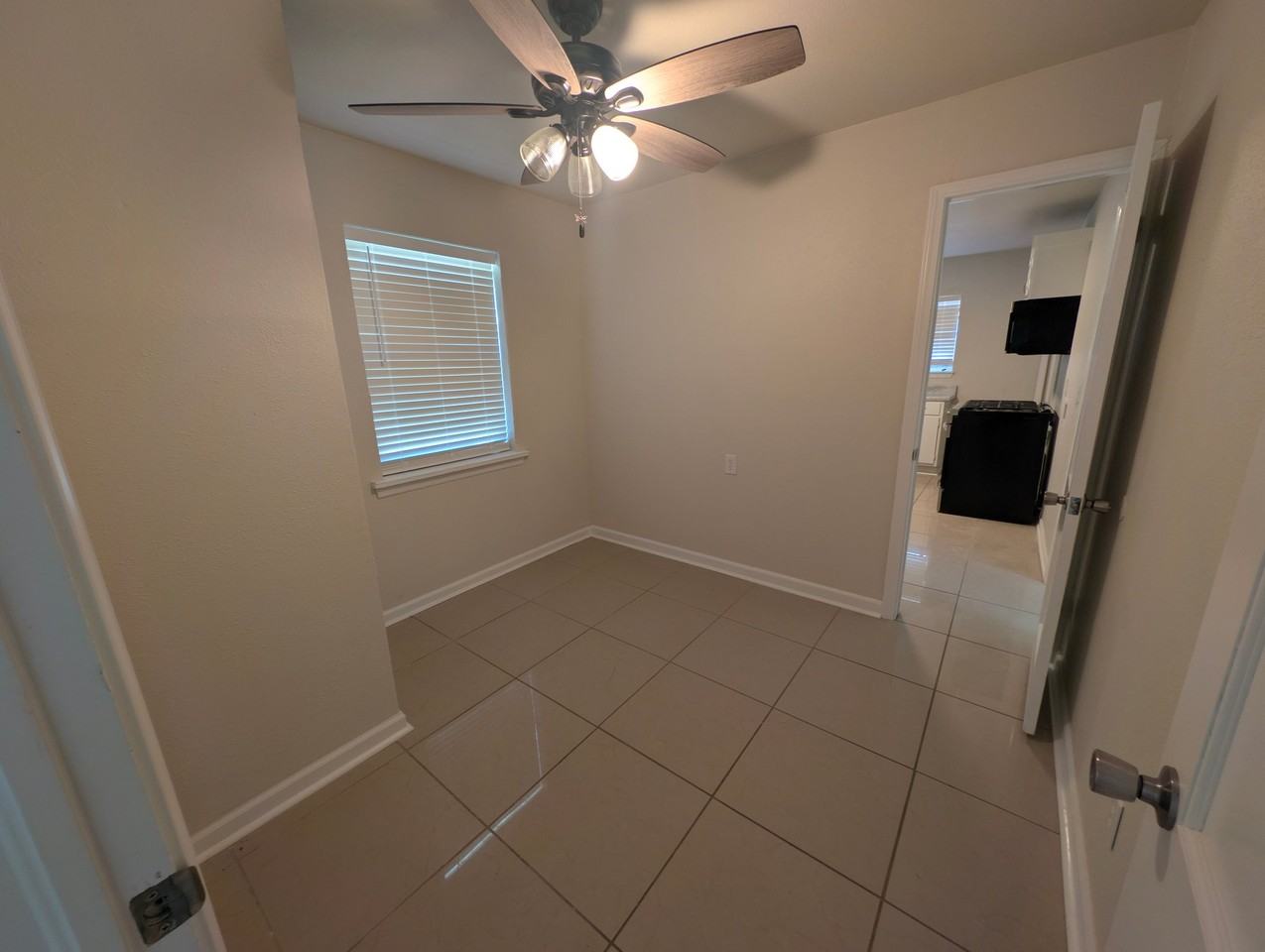 717 S Midwest Blvd - Photo 7 of 18