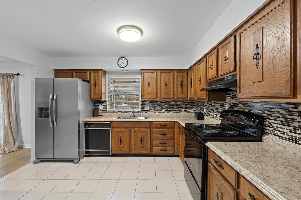 5348 Hillock Ct - Photo 3 of 14