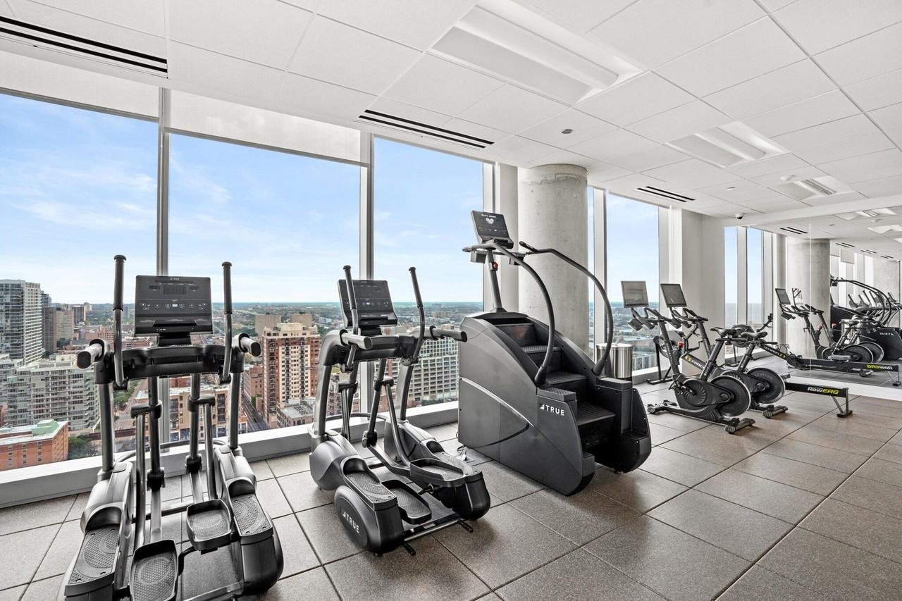 1424 S Wabash Ave - Photo 7 of 14