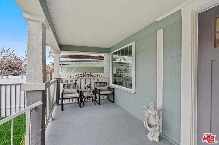 853 W 50th St - Photo 2 of 13