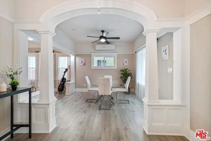 853 W 50th St - Photo 5 of 13