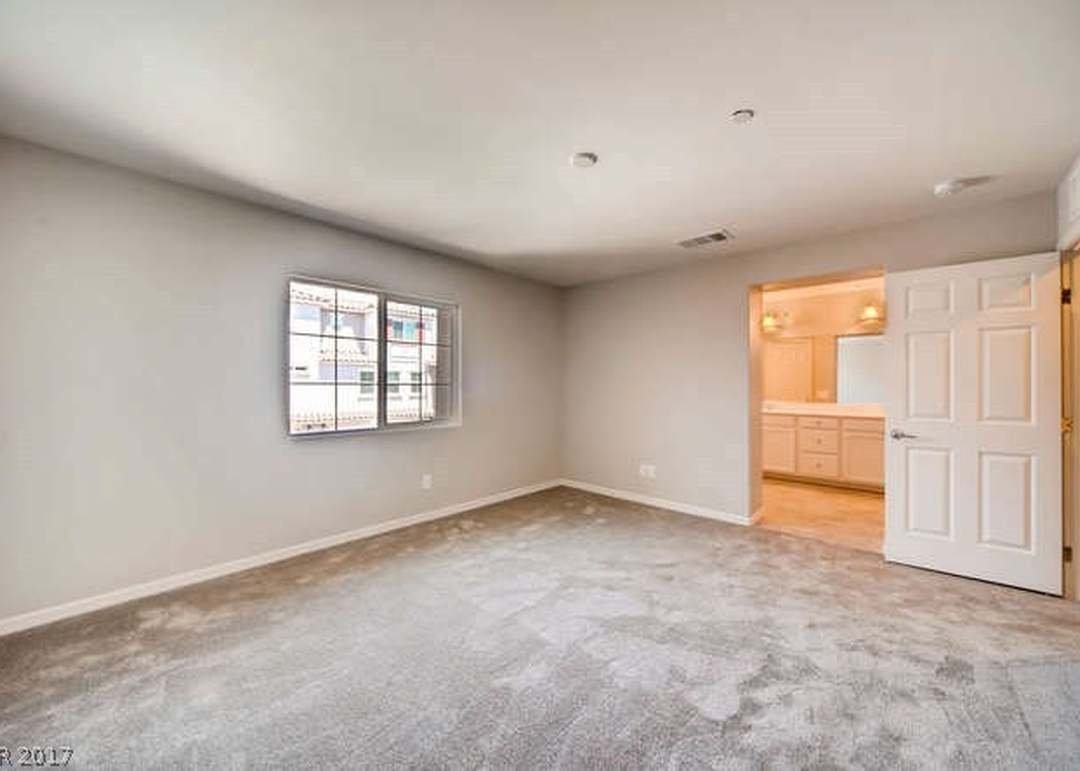 1014 Warsaw Ave - Photo 2 of 18