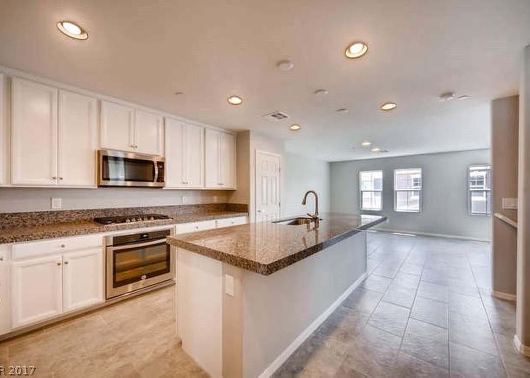 1014 Warsaw Ave - Photo 4 of 18