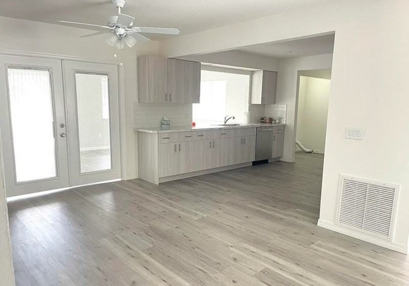 2049 Gloria Cir Ne - Photo 3 of 7