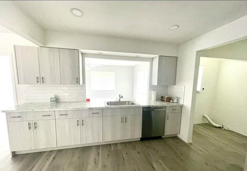 2049 Gloria Cir Ne - Photo 4 of 7