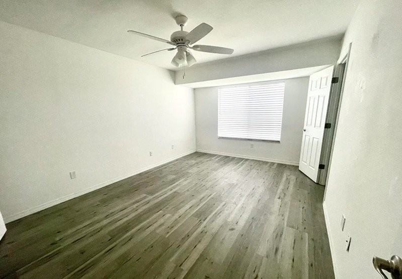 2049 Gloria Cir Ne - Photo 5 of 7