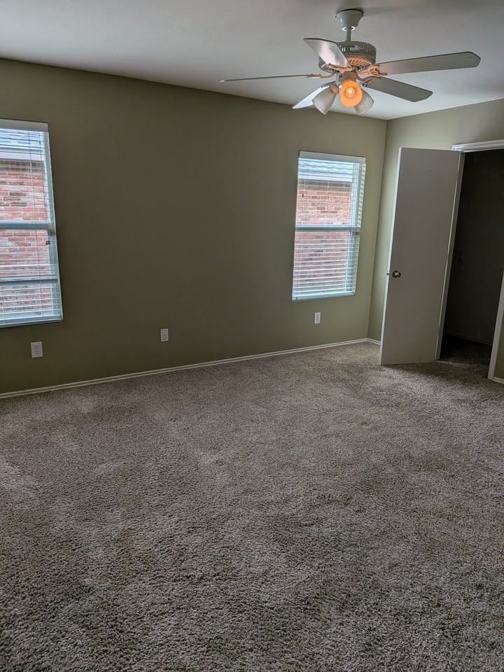 2818 Meadow Bluff Dr - Photo 6 of 18