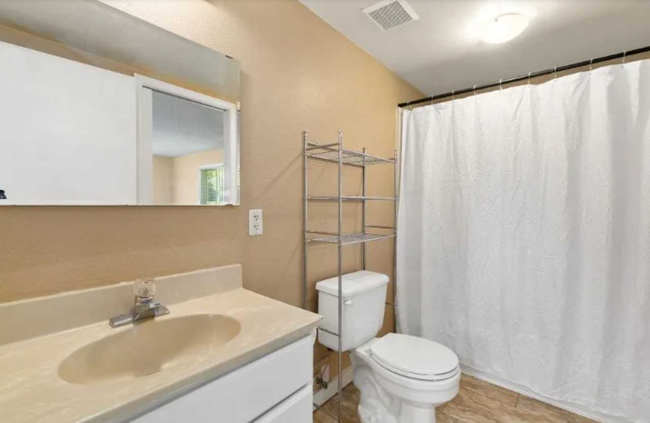 528 W Magnolia St #B - Photo 7 of 8