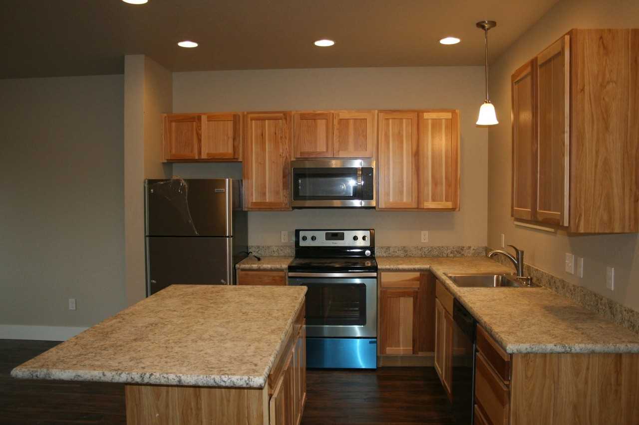 729 Waverly Pl #B - Photo 2 of 10