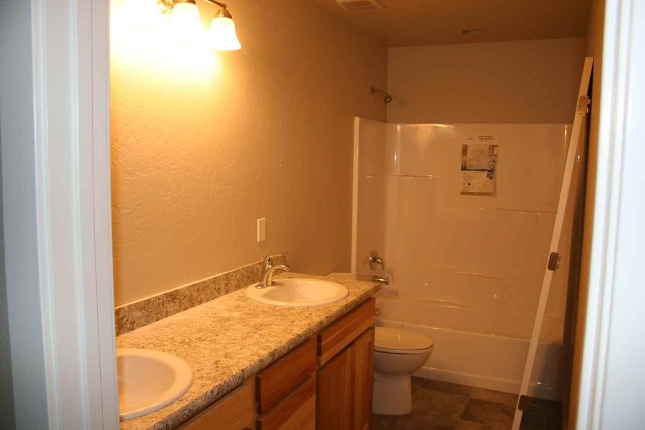 729 Waverly Pl #B - Photo 7 of 10