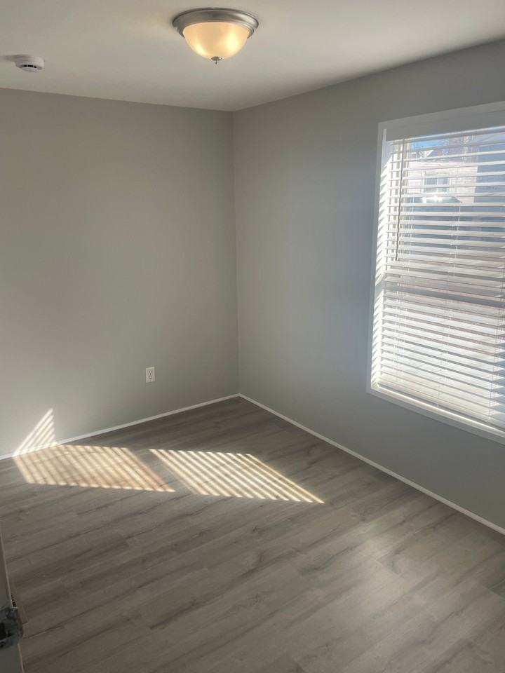 2010 River Dr N #4 - Photo 6 of 10