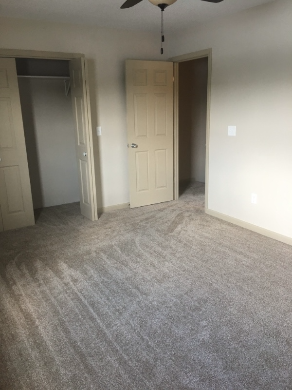 256 E Outer Rd - Photo 2 of 10