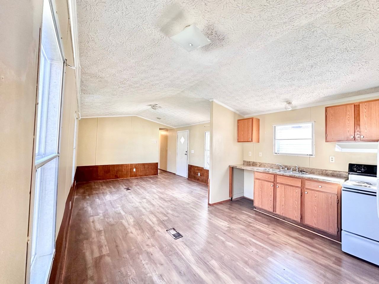 1255 Liberty St #3 - Photo 3 of 8