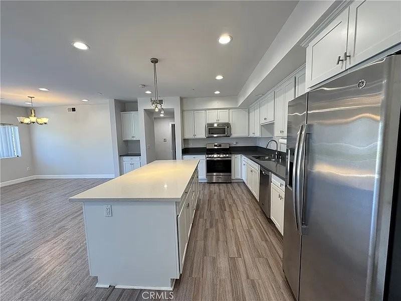 5432 Hermitage Ave #202 - Photo 4 of 21