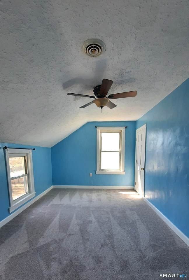 21 Community Ave - Photo 6 of 10