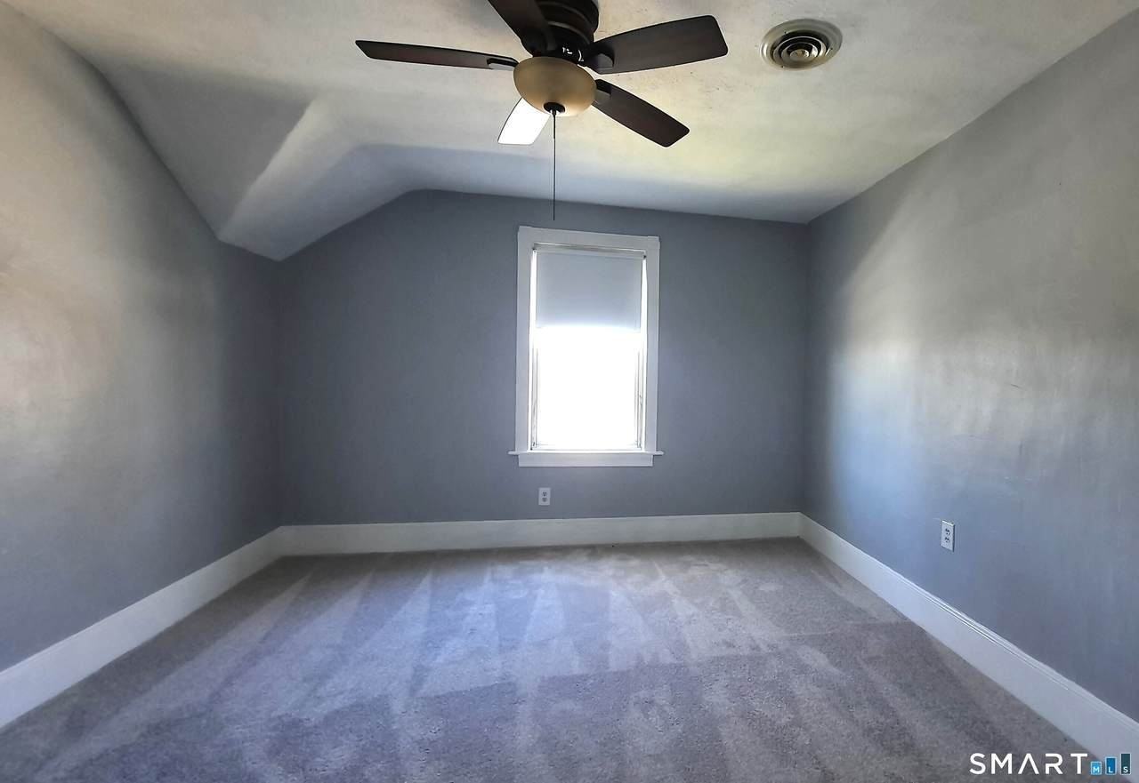 21 Community Ave - Photo 7 of 10