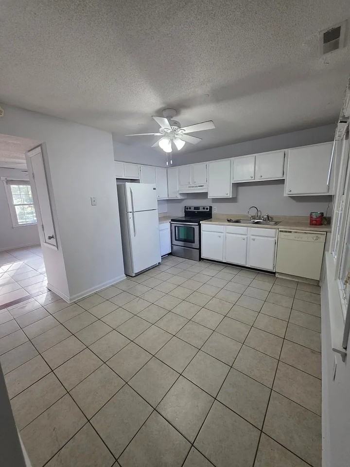 1619 Forest Dr #4 - Photo 2 of 13