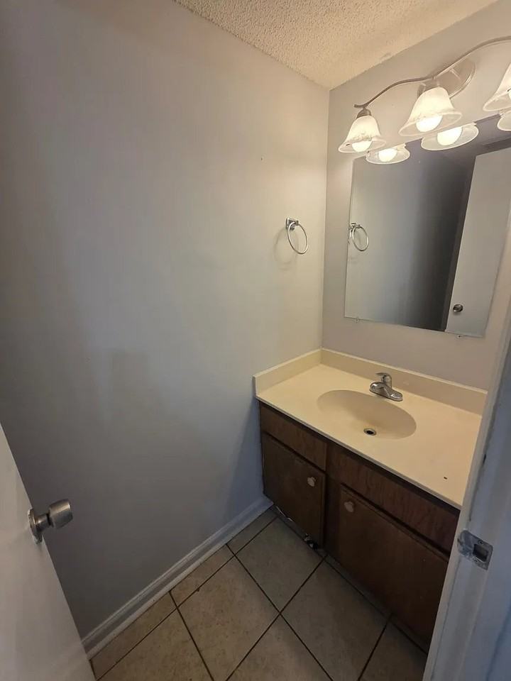 1619 Forest Dr #4 - Photo 4 of 13