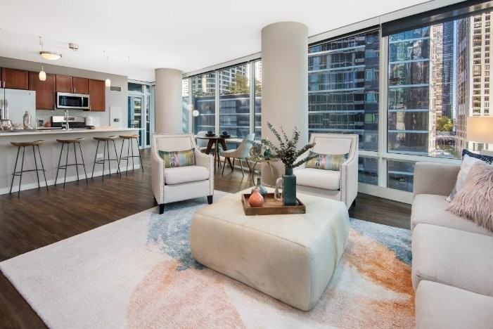 346 E Grand Ave - Photo 4 of 16