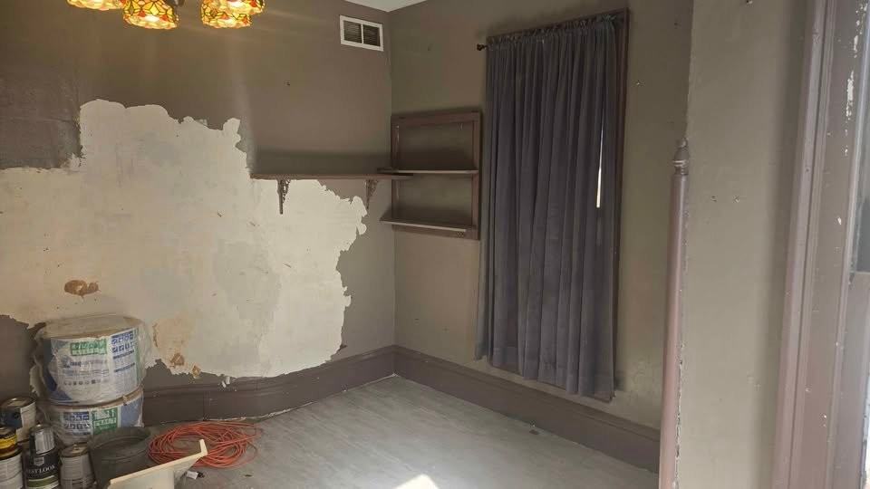 222 S Broadway St - Photo 6 of 19