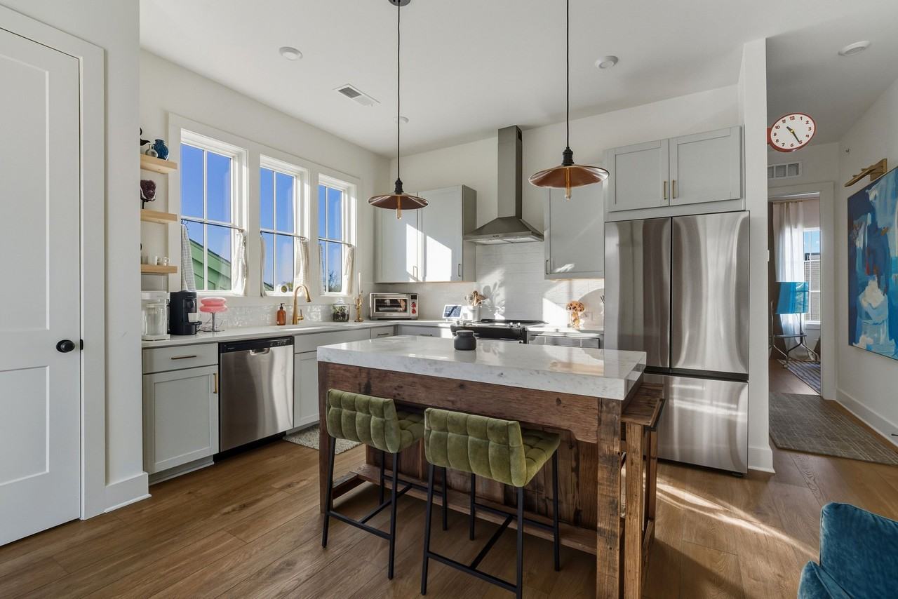 962 Bibbs Cir Nw #7 - Photo 3 of 11